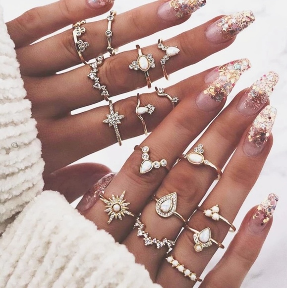 Jewelry - ☆Fannie☆ Boho set of 15 rings